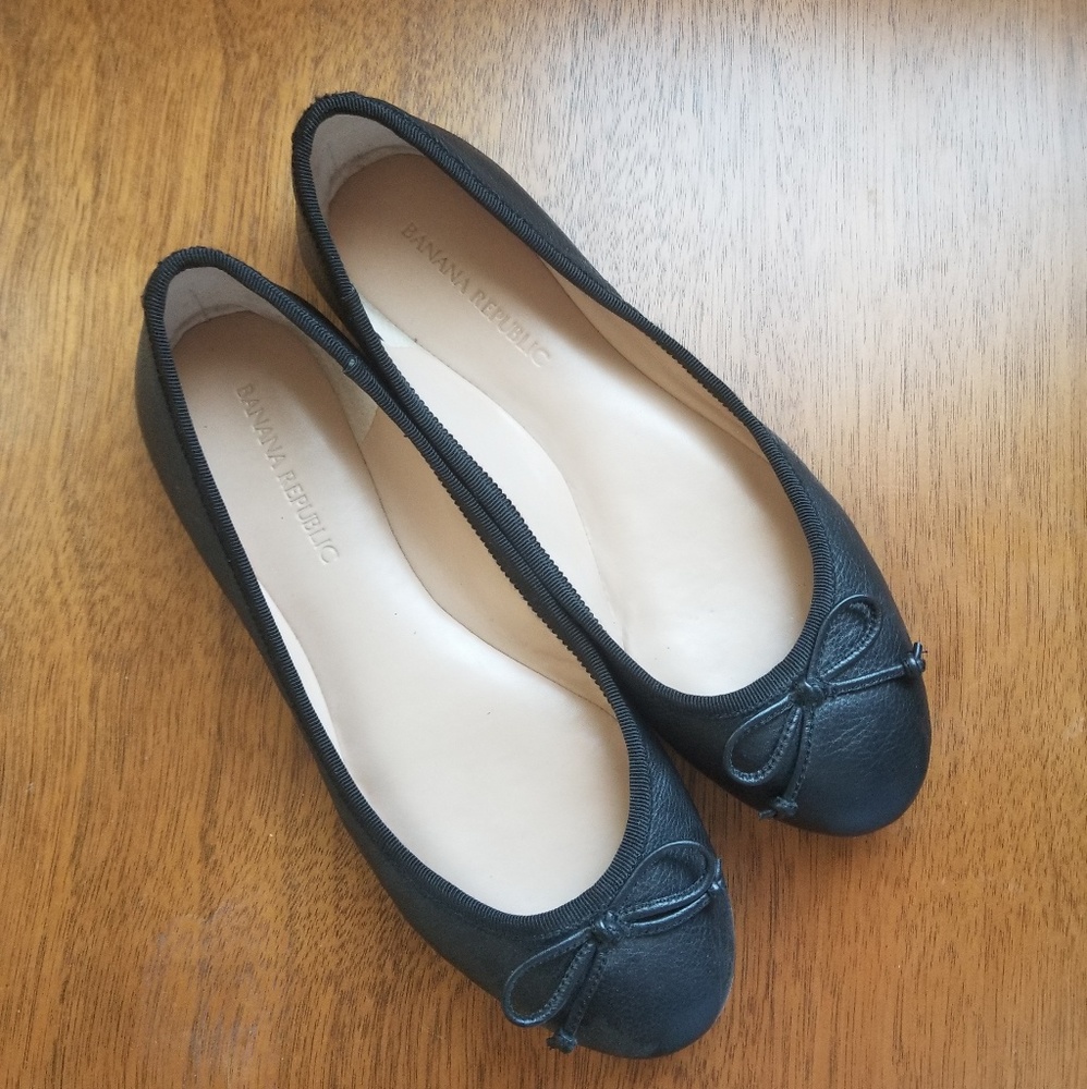 Banana Republic Black Ballet Flats